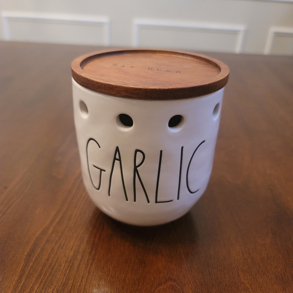 Rae Dunn Garlic Cellar